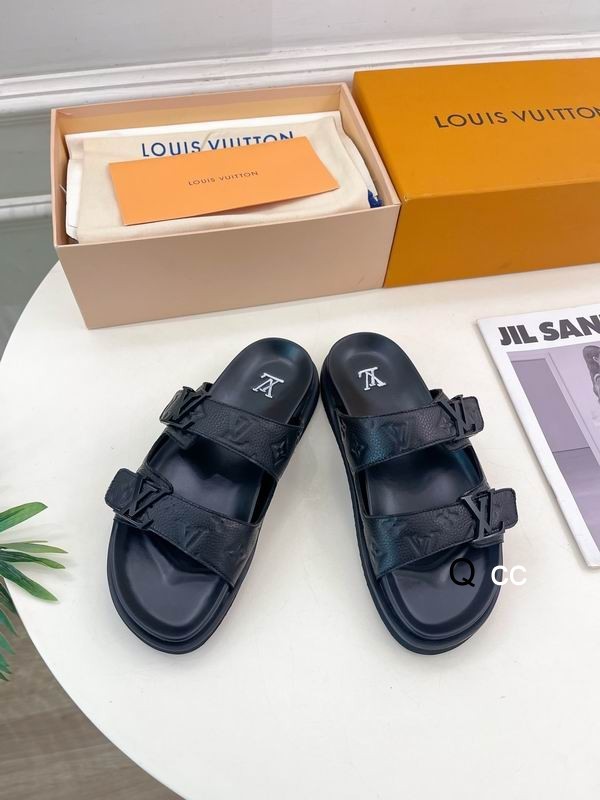 LV Men's Slippers 153